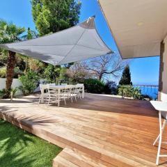 Exclusivo piso con vistas al mar y jardin AV-87