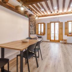 El Patio de Vespasiano- San Juan- vistas al ayuntamiento junto al puerto