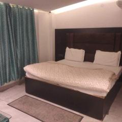 SPOT ON The Peaceful Perch