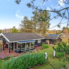 Holiday Home Hakon - 1km from the sea by Interhome