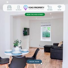 Albert House - Near the High Street - Free Parking, Garden, Fast WiFi and Smart TV by Yoko Property