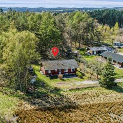 Lovely Home In Ebeltoft With Wifi