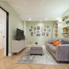 Modern 5-Bedroom Family Home in Wimbledon, SW19