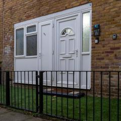 Charming 2 Bedroom luxurious Home in Thamesmead south east London