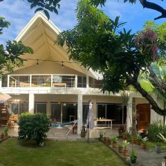 Pura Vida Boutique Apartments