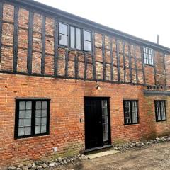 The Merchants Barn - A New Unique Town Centre Home