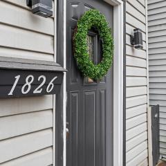 Charming 3Bed 2&half Bath with Deck & Free Strt Parking