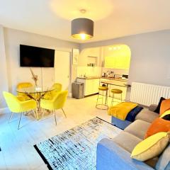 Vibrant Flat Opposite the University of Bristol