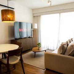 Modern 1BR, High-Speed WiFi, Shopping del Sol