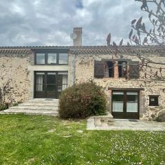 Ferme rénovée, 3 chambres, cheminée - FR-1-582-207