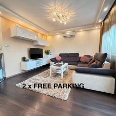 Local-Lux Apartment 3-Bedroom - 2 x Free Parking & Balcony
