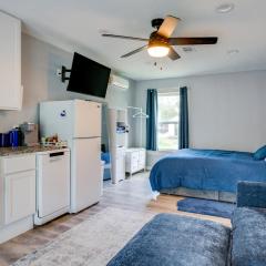 10 Mi to Lake Conroe Couples Retreat with Porch!