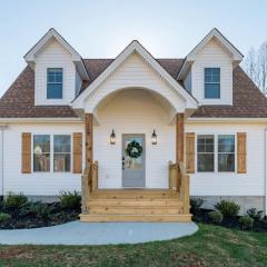 The Golden Jewel, Game Room, Fire Pit and Deck
