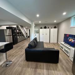 1-Bedroom 1Bathroom Entire Unit closer to Fairview Mall & Waterloo Airport