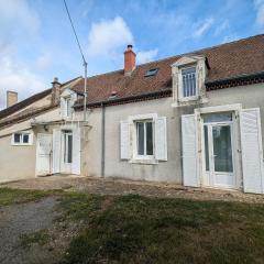 Maison de Charme en Berry avec Jardin et Wifi, Proche Vignobles - FR-1-591-231