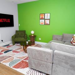 Cozy 3BR Chicago Garden Apartment Near Loyola & Downtown