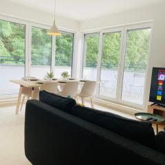 Sunny 2BR Home w private terrace&secure parking