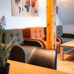 Evelyns Apartment, nahe der Therme und dem Zentrum, privat Parkplatz, Balkon, Highspeed-WLAN