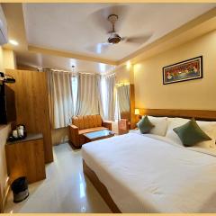 Rooftop SEA VIEW - SWIMMING POOL - Hotel The LB Resort Sea View Hotel Near Jagannath Temple - Parking And Resturent - Breakfast Included - A Fully Air Conditioning Luxuary Rooms - Top service