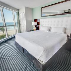 Seaside condo w hot tub & private balcony