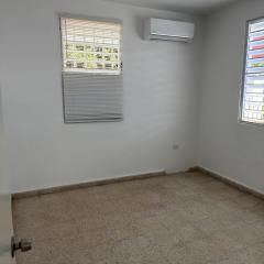 StayDelRom Cozy 3BR Home 9 Min to Airport 5 to Mall of San Juan 2 to Restaurants