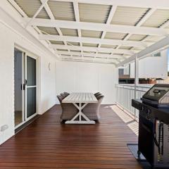 Villa Burra - Pet Friendly - 5 Mins Walk to the Beach