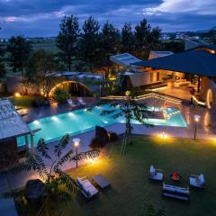 StayVista at Prana Zen House with Pool and BBQ