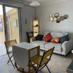 Maisonette plain-pied avec cour fermée, proche plage et commerces - FR-1-476-248