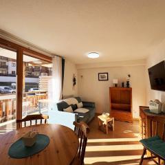 Studio skis aux pieds avec grand balcon à Les Orres - FR-1-322-699