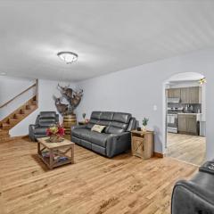 Cozy Farmhouse - Fireplace, Backyard, BBQ, Games - 3 MIN TO CAMELBACK