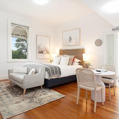 Modern and Cosy Inner West Apartment