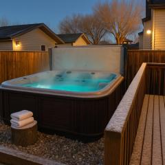 Social Retreat 15min to West Edmonton Mall with Hot Tub, Games Room & King Ensuite