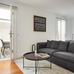 Stunning Studio with Alfresco Terrace near Trains