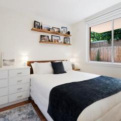 Snug St Kilda Apartment with Private Courtyard