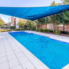 Exquisite Apartment with BBQ and Pool, near Shops