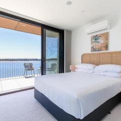 Lavish Coastal 2-Bed with Stunning Ocean Views