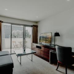 Urban 1-Bed Apartment in the Heart of the City