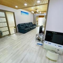 1 minute walk from Hyeopjae BeachWarm and emotional private house