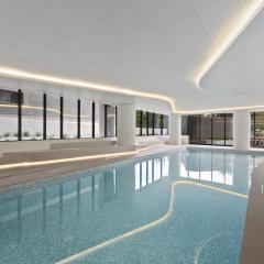 Light Filled Apartment by Albert Park & Lake