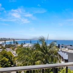 2-Bed near Beach with BBQ & Stunning Ocean Views