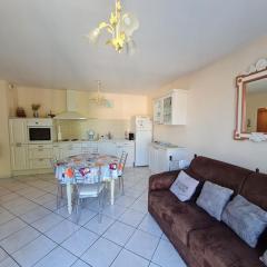 Location Vacances Saint-Jean-de-Monts: T2 Centre-Ville, Proche Plage et Commerces - FR-1-777-9