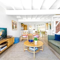 2-Bed Coastal Haven with Pool by Sunshine Beach