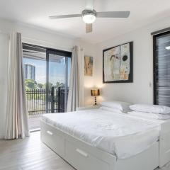 Sophisticated 2-Bed Home With Alfresco Dining