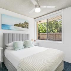 Cosy Ground Floor Unit Moments From The Beach