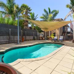 Spacious 4-Bed Home 5-min from the Beach