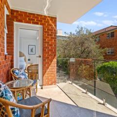 Gorgeous 3-Bed Manly Pad Short Walk to the Beach