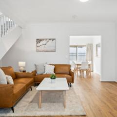 Coastal Luxury 3-Bed Townhouse 150m from Beach