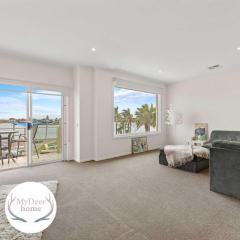 Amazing Lake View family-friendly Holiday Home