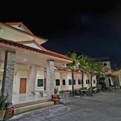 Mark Four Place Hotel