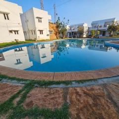 2 Bedroom Air Conditioned Private Villa - Free Wifi - Swimming Pool - No Alcohol Zone - Easy Stays Yelagiri